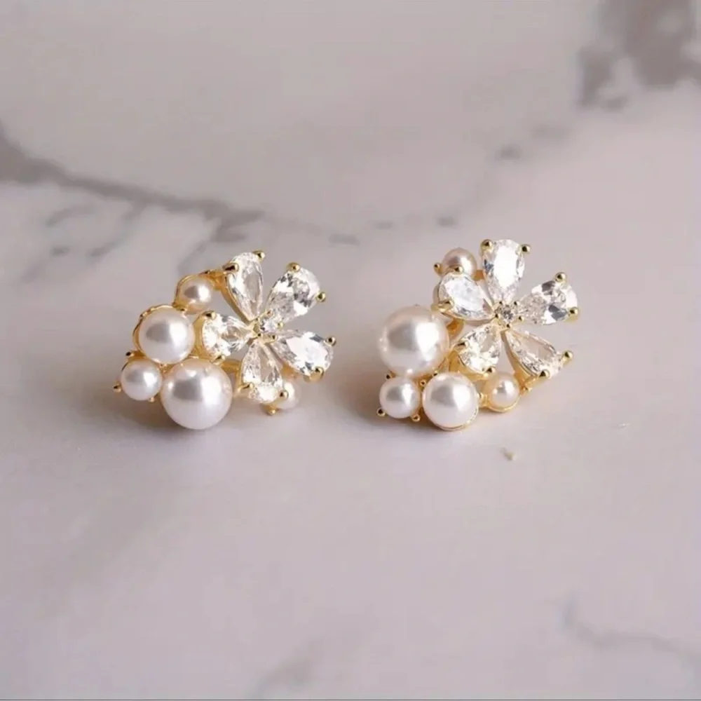 Gold Tone Pearl & Clear Crystal Flower Earrings New